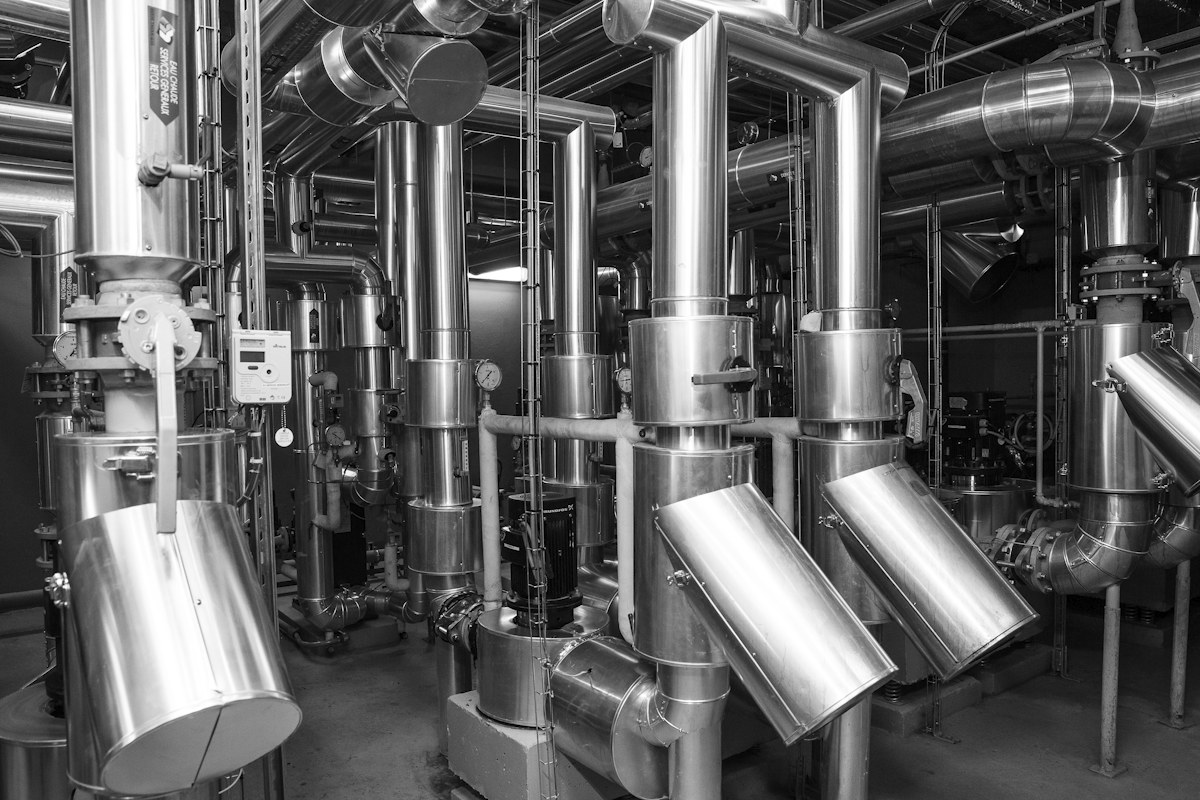 Coordinated pipework in an industrial plant